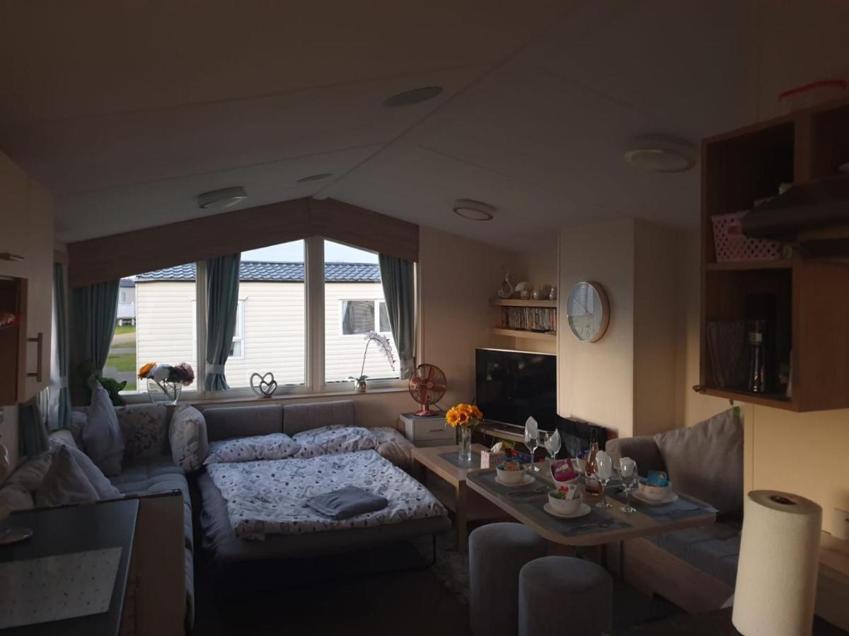 Tunstall View Caravan Holidays At Sand Le Mere Bagian luar foto